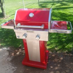 KITCHEN AID PROPANE GRILL.