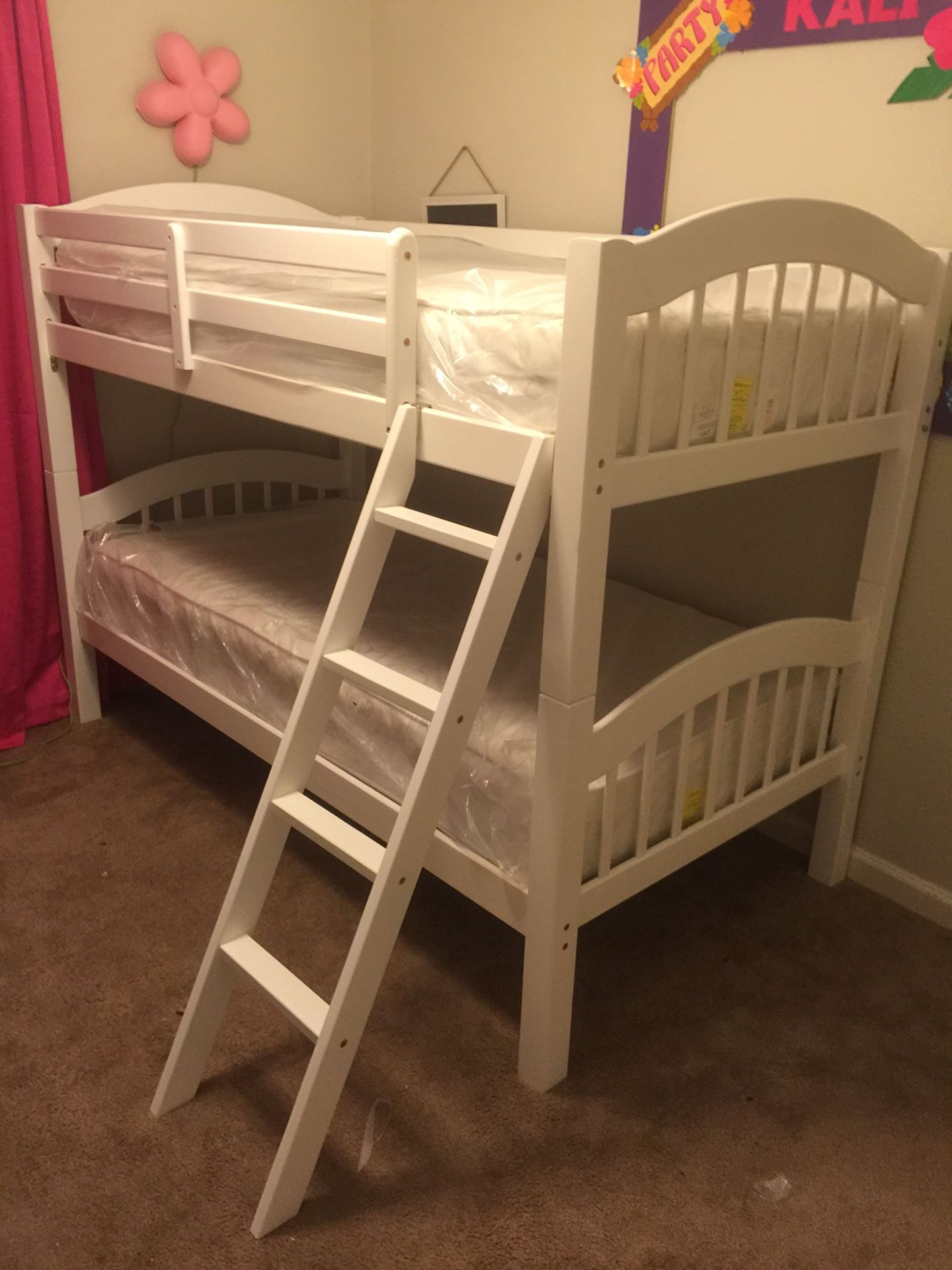 Twin bunk bed with mattress