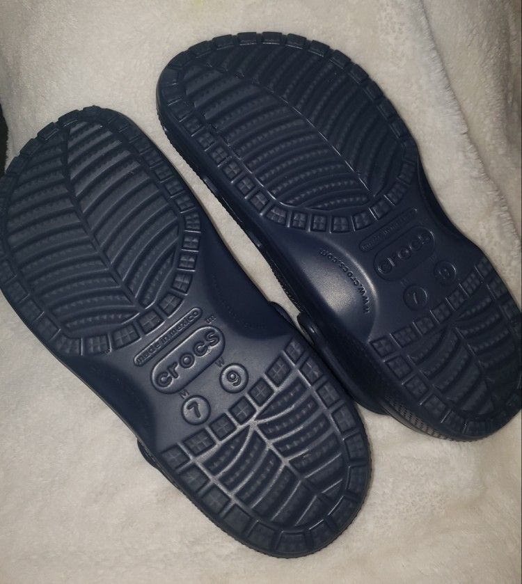 Like New Navy Blue Crocs M7 W8