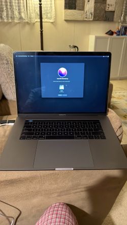 OLD MacBook Pro 2016 15” (Broken Keyboard)