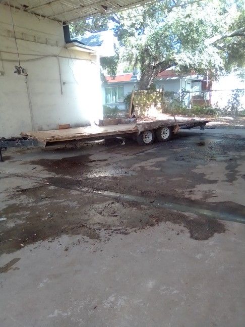 Build A Tiny House On His Trailer