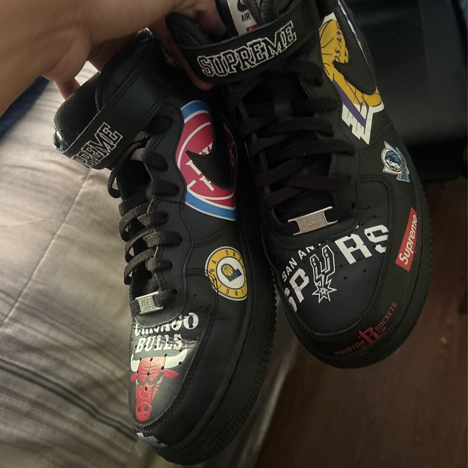 Supreme Black Air Force 1 Size 9