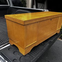 Lane Cedar Chest 