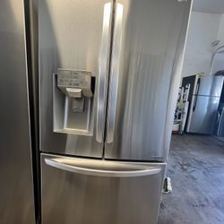French Door Refrigerator 