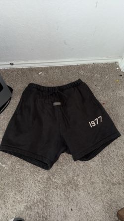 essential fear of god shorts 1977