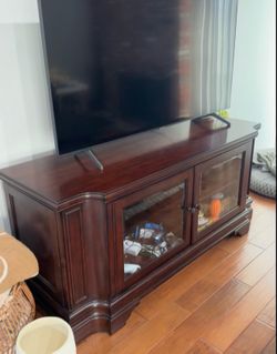 Tv console
