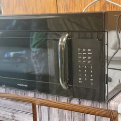 Frigidaire 30” Over-Range Microwave – Barely Used – Perfect Condition