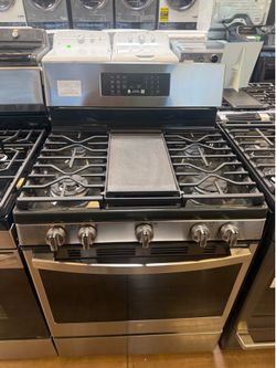 GE Profile 30” gas range