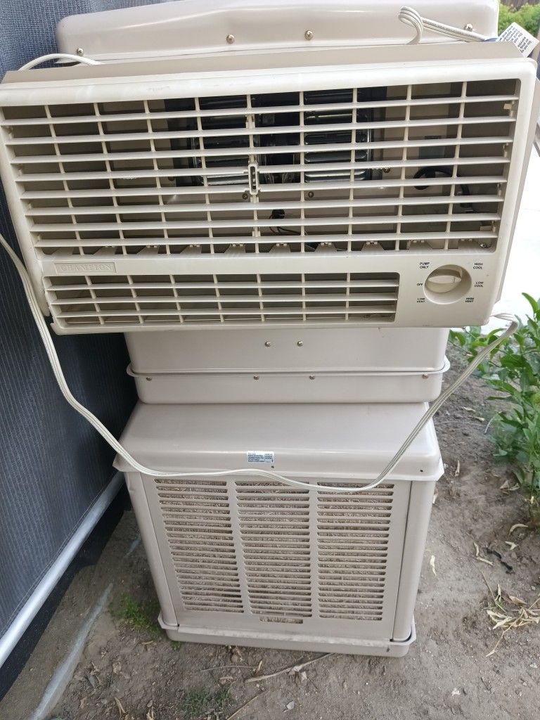 Small Swamp Cooler Champion 2800 CFM