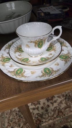 Vintage collectible Cup saucer and lunch plate.