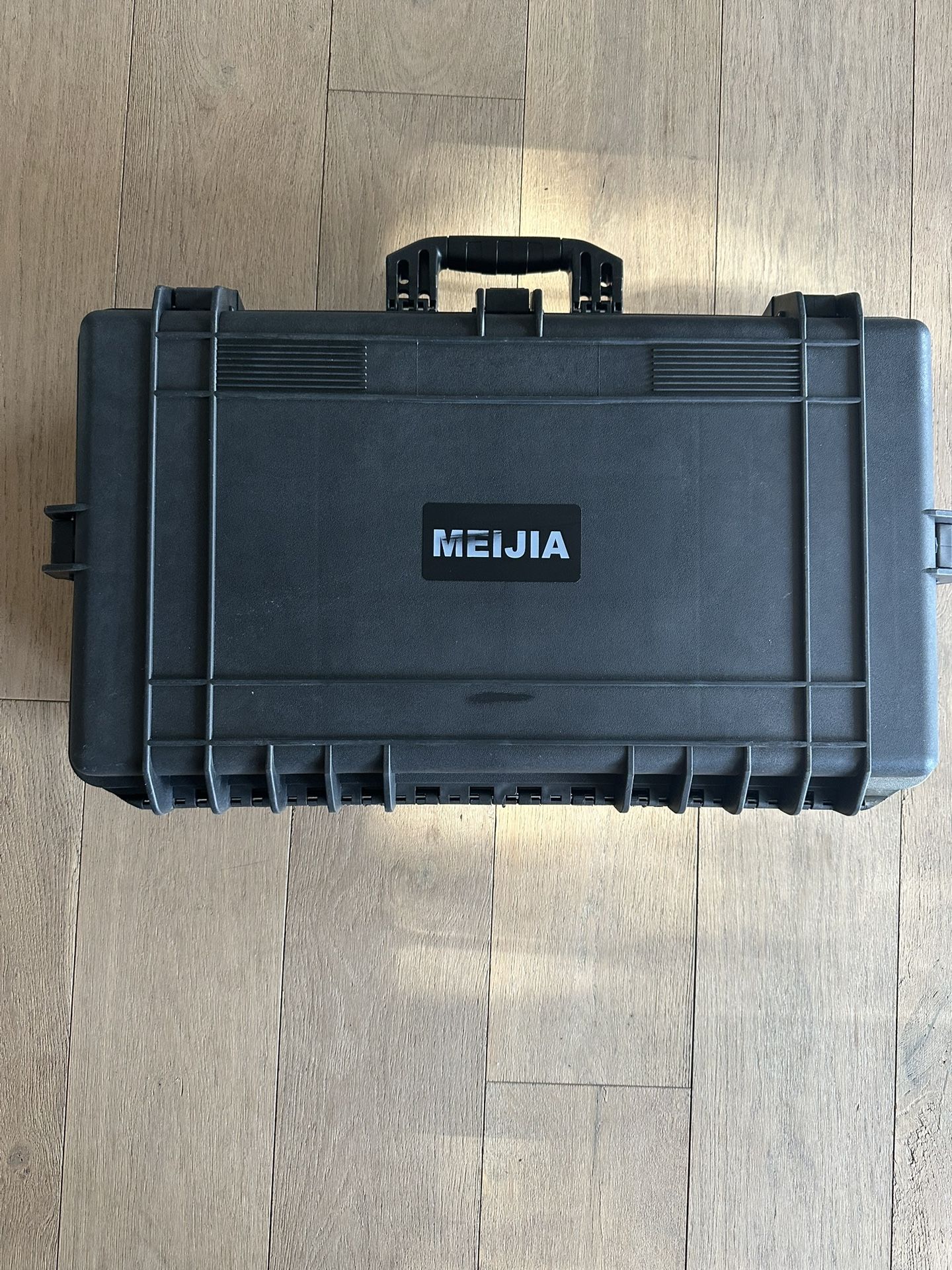 MEIJIA Portable All Weather Waterproof Camera Case with Foam,28.84"x16.92" X7.08"
