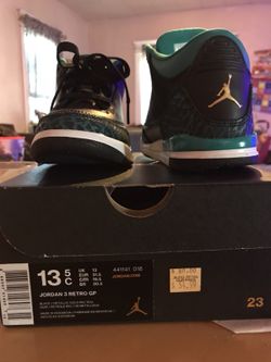 Jordan 3 retro 13.5 kids size