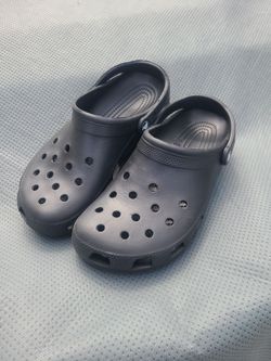 Crocs size 10