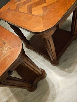 Corner tables