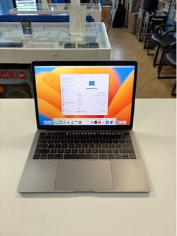 MacBook Pro Touchbar 8gb ram -256ssd with Final Cut & Logic Pro