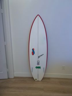 Stretch surfboard