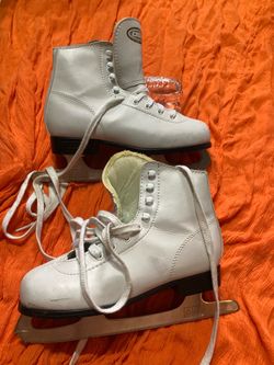 Figure ice skates size 3