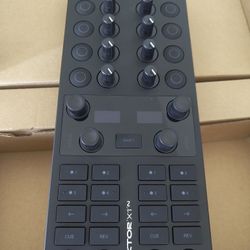 Native Instruments - Traktor X1 MK3 & Traktor Z1