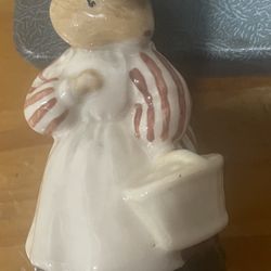 Brambly Hedge Lady Woodmouse figurine #D._BH._ 5, Royal Doulton Jill Barklem 1_9_8_2 _, Royal Doulton Jill Barklem 1982u