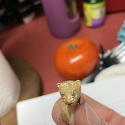 14k Kitty Ring With Emerald Eyes