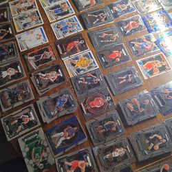 10 Mixed 2023-24 NBA Trading Cards 