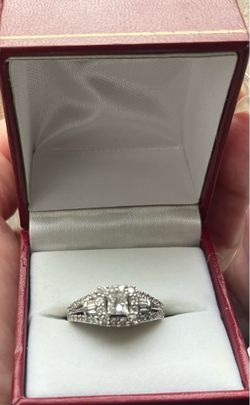 14k white gold diamond ring