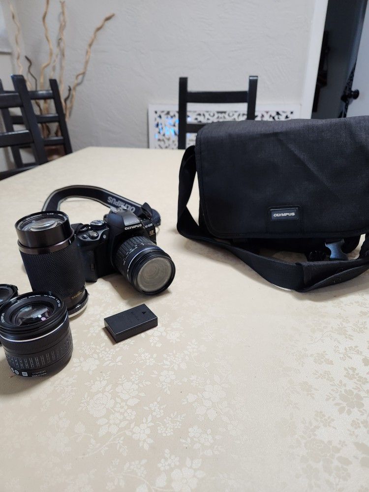 Olympus E-620 IS 12.3MP Digital SLR Camera Body Black Japan with extras lenses and bag