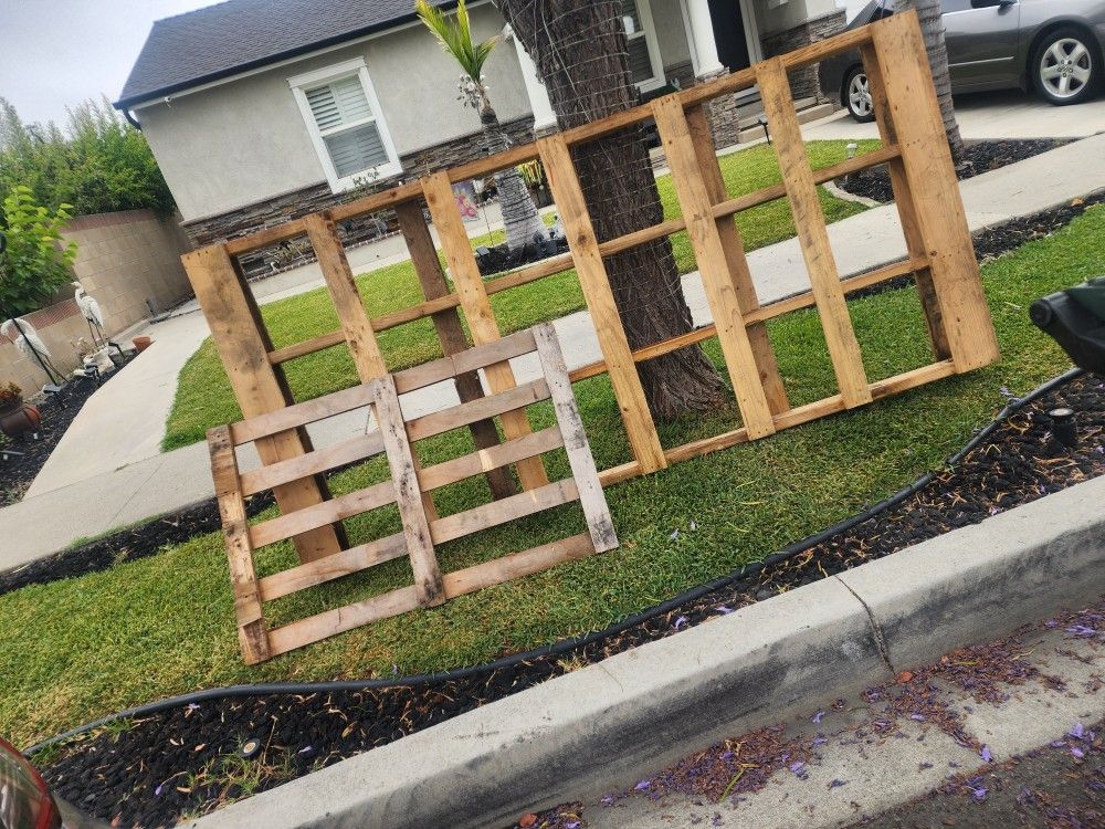 Free 4'X8' Pallet