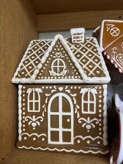 Large gingerbread house cookie jar