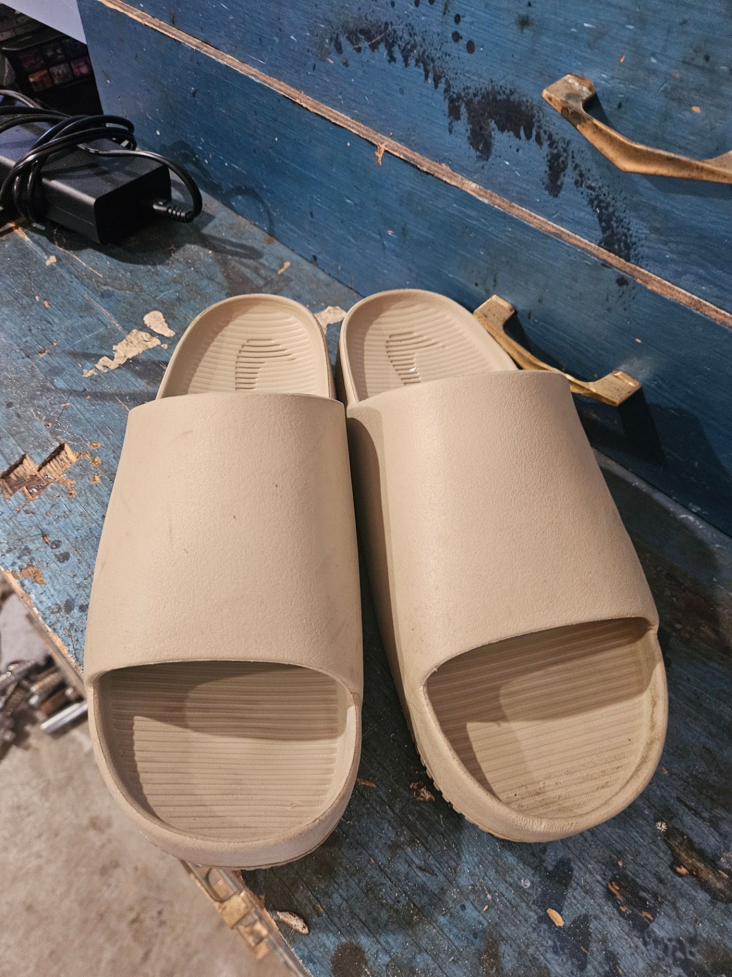 Nike slides