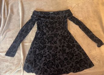 Black Rose Print Off-Shoulder Long Sleeve Dress, Size medium