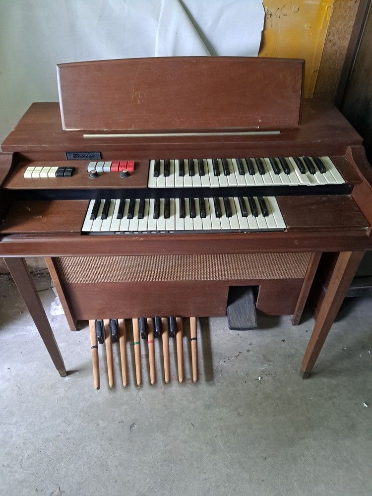 Vintage Thomas Electric Organ