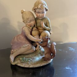 Babes in the Woods by Morra 2868 Crown N Capodimonte Style Porcelain 8.5” VINTAG