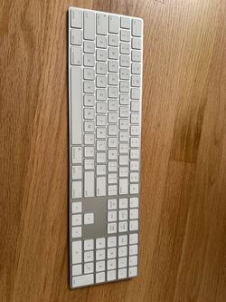 Wirelss Apple Magic Keyboard with Numeric Keypad