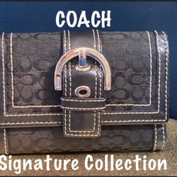 Authentic COACH SIGNATURE COLLECTION Tri-fold Wallet. 