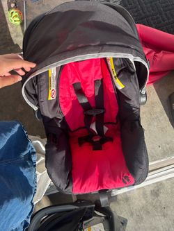 Baby girls car seat from baby trend