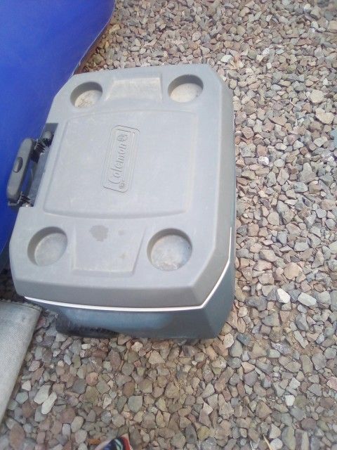 Ice Chest $15 Firm Puo On 59th Ave In Camelback