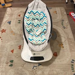 4moms mamaRoo 3.0 Infant Swing