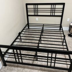 Venice Metal Platform Bed - Full Size 