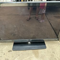 Samsung TV, model LN-T4665F.