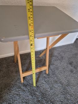 Foldable TV stand