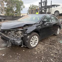 2015 Toyota Camry Hybrid Part Out 0218