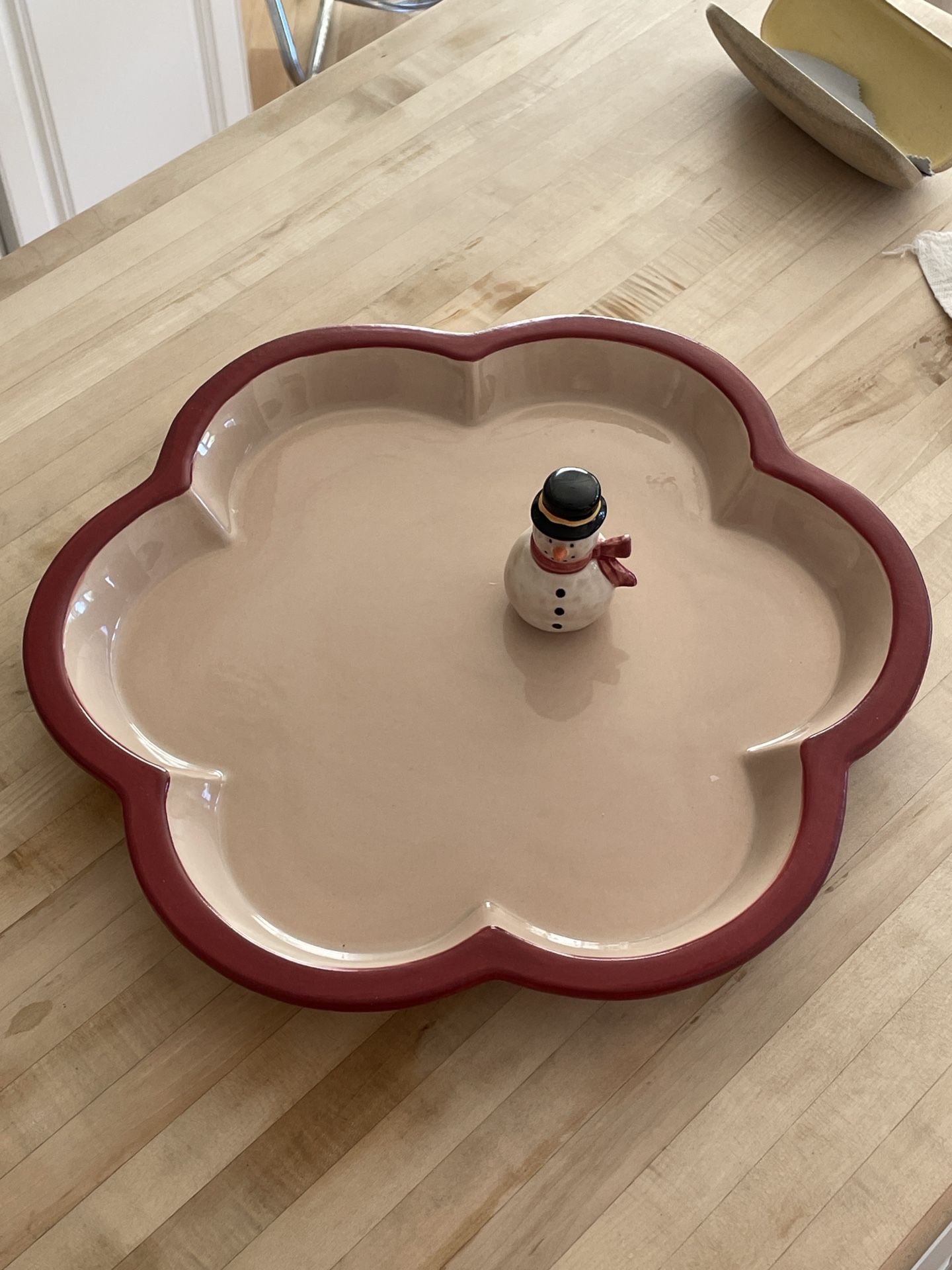 Serving Dish – Christmas Themed With Snowman, 15 Inches Across, Excellent Condition