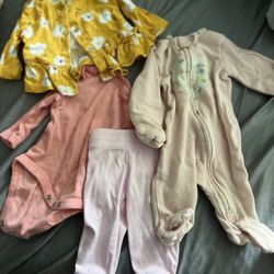 Less than a $1 a piece! New Born Baby Girl Cloths/Ropa Para Recién Nacida 