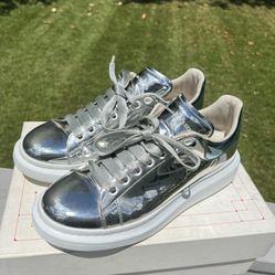 ALEXANDER MCQUEEN “MAGIC MIRROR”