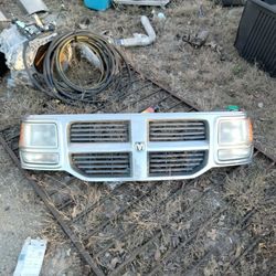 Auto Parts 07 Nitro Grille 