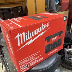 Milwaukee Cordless Wet/dry Vacuum New