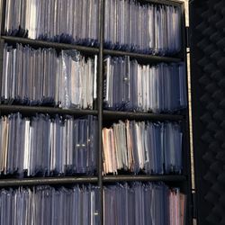 FULL SPORTS CARD COLLECTION – OVER 650+ CARDS – COMPLETE CASE INCLUDED