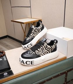 Versace Men’s Sneaker With Box 2026 New