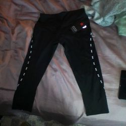 Tap out Woman's Leggings 